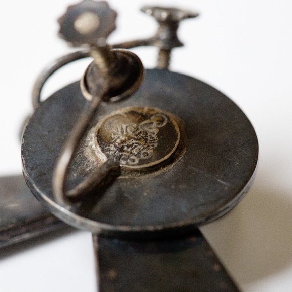 Forged metal handcrafted earrings - Picture 4 of 4